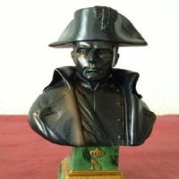 Buste Napoléon par Pinedo          Coloris bronze 12,5 cm